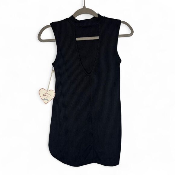 Wild Blue x Sadie Robertson Black Tank Top with Back Cutout Size XS NWT - Picture 4 of 7